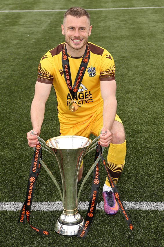 Barden with trophy 2021.jpg