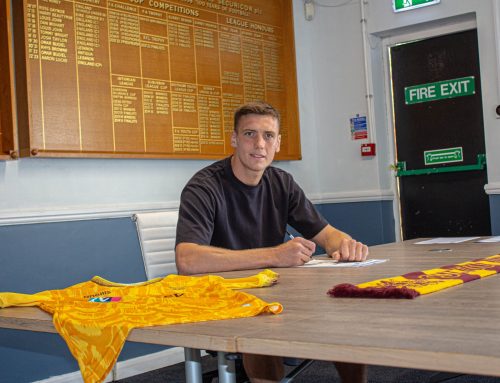 Official: Phipps Finalises Move to Sutton